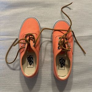 Brand new Authentic Vans peach colored women’s size 5.5 men’s size 4.